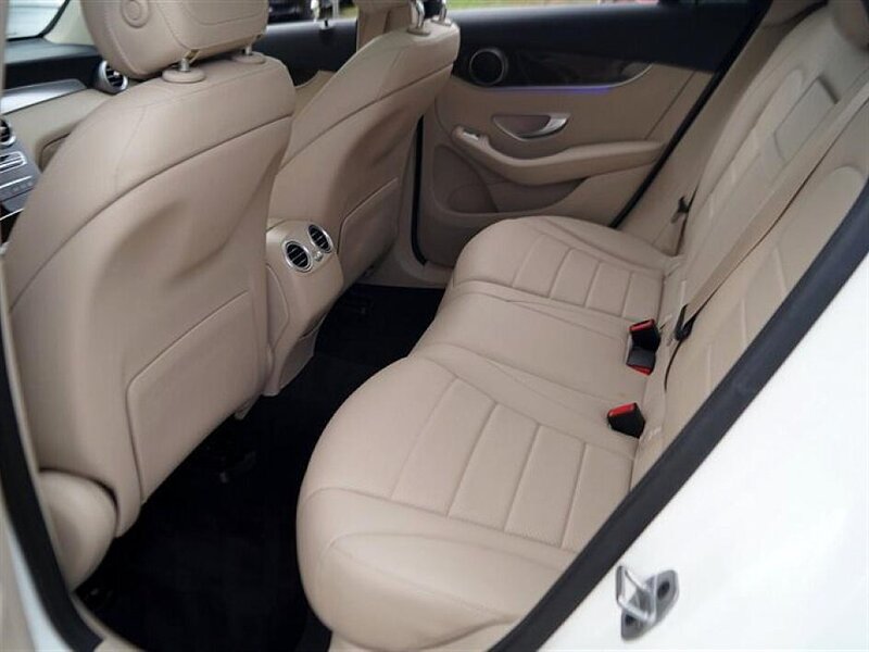 2022 Mercedes Benz GLC 300 photo 13
