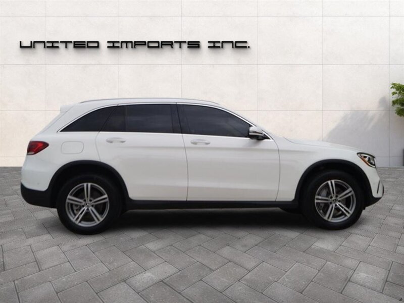 2022 Mercedes Benz GLC 300 photo 5