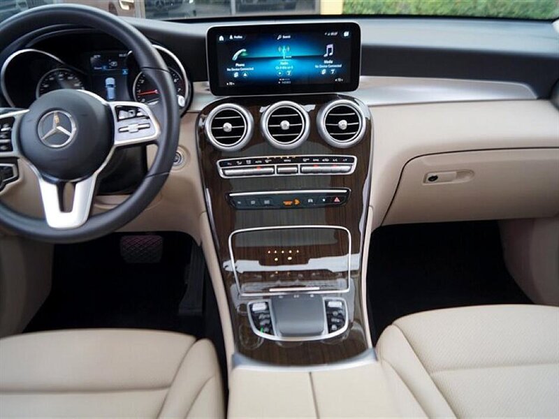 2022 Mercedes Benz GLC 300 photo 14
