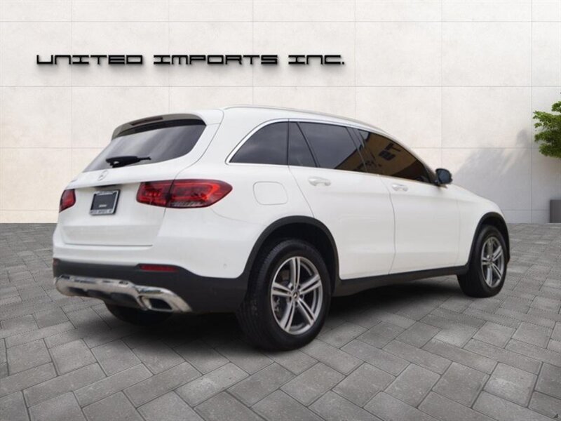 2022 Mercedes Benz GLC 300 photo 4