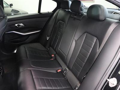 2021 BMW 3 Series 330i   - Photo 16 - Jacksonville, FL 32211