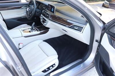 2016 BMW 740i - Photo 12 - Jacksonville, FL 32211
