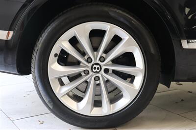 2019 Bentley Bentayga V8   - Photo 81 - Jacksonville, FL 32211