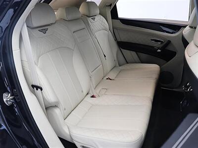 2019 Bentley Bentayga V8 - Photo 14 - Jacksonville, FL 32211