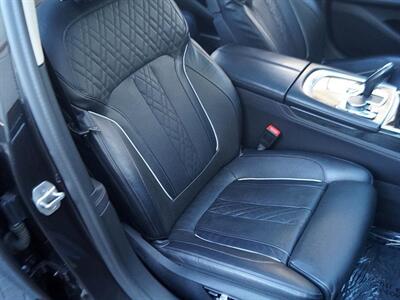 2022 BMW 7 Series 740i   - Photo 12 - Jacksonville, FL 32211