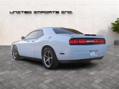 2011 Dodge Challenger SE   - Photo 5 - Jacksonville, FL 32211