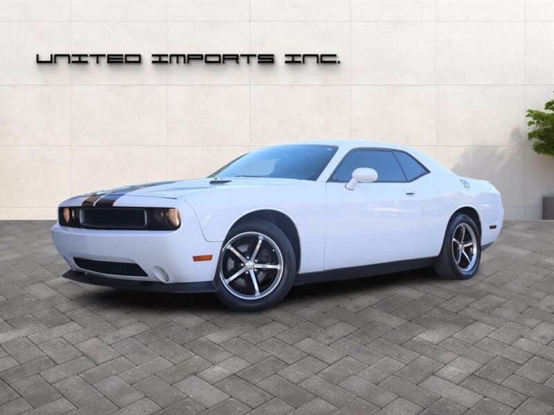 2011 Dodge Challenger SE's photo