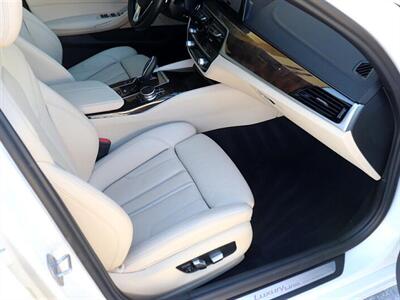 2018 BMW 5 Series 530i   - Photo 12 - Jacksonville, FL 32211