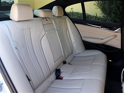 2018 BMW 5 Series 530i   - Photo 15 - Jacksonville, FL 32211