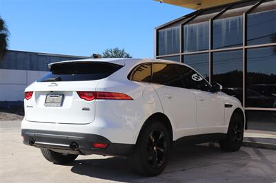 2020 Jaguar F-PACE 25t Premium - Photo 5 - Jacksonville, FL 32211