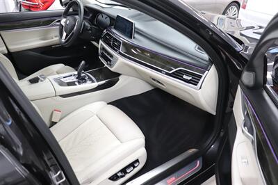 2018 BMW 7 Series 740i   - Photo 11 - Jacksonville, FL 32211