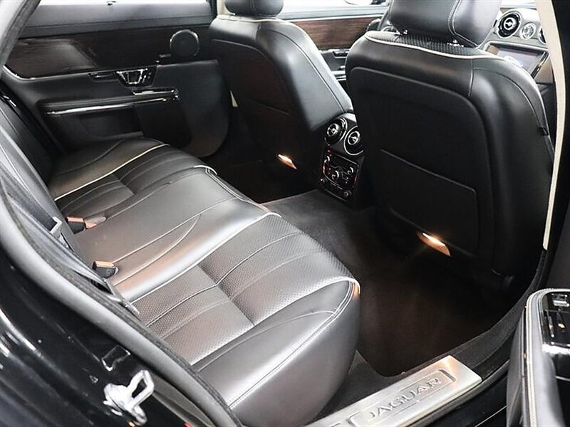 2015 Jaguar XJ Portfolio - Photo 14