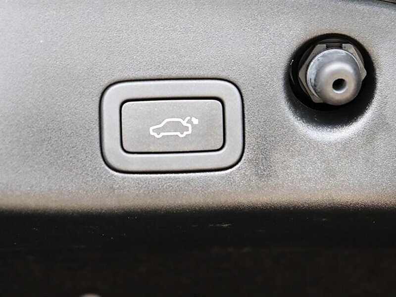 2015 Jaguar XJ Portfolio - Photo 52