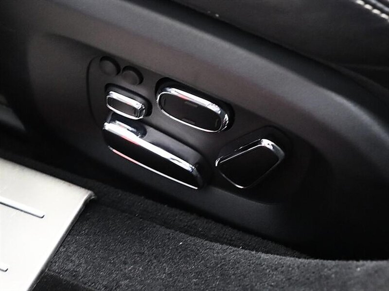 2015 Jaguar XJ Portfolio - Photo 48