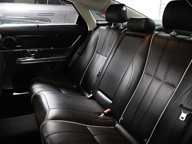 2015 Jaguar XJ Portfolio - Photo 17