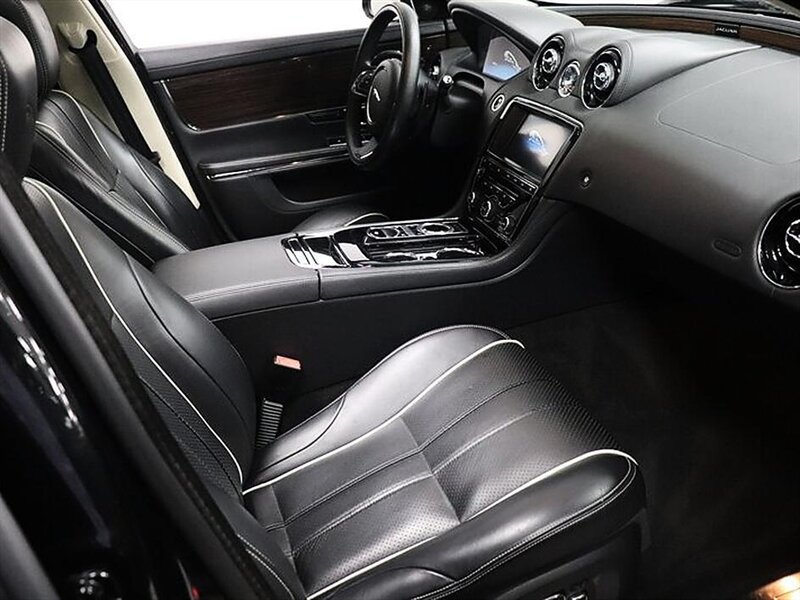 2015 Jaguar XJ Portfolio - Photo 12