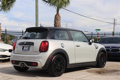 2020 MINI Cooper S - Photo 5 - Jacksonville, FL 32211