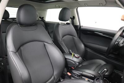2020 MINI Cooper S - Photo 12 - Jacksonville, FL 32211