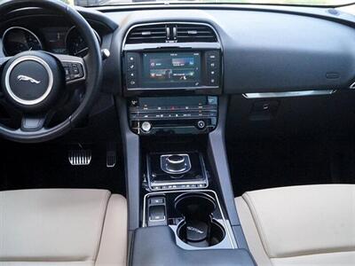 2017 Jaguar F-PACE 35t Premium   - Photo 15 - Jacksonville, FL 32211