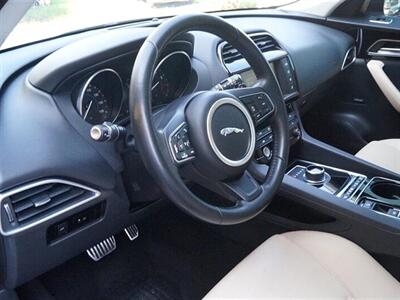 2017 Jaguar F-PACE 35t Premium   - Photo 16 - Jacksonville, FL 32211