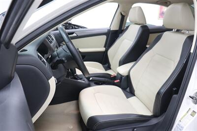 2013 Volkswagen Jetta SEL PZEV - Photo 11 - Jacksonville, FL 32211