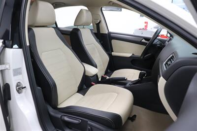 2013 Volkswagen Jetta SEL PZEV - Photo 13 - Jacksonville, FL 32211