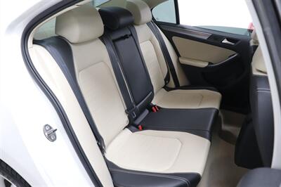 2013 Volkswagen Jetta SEL PZEV - Photo 15 - Jacksonville, FL 32211