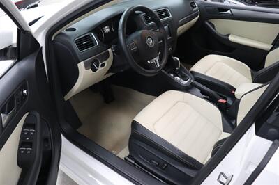 2013 Volkswagen Jetta SEL PZEV - Photo 10 - Jacksonville, FL 32211