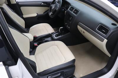 2013 Volkswagen Jetta SEL PZEV - Photo 12 - Jacksonville, FL 32211