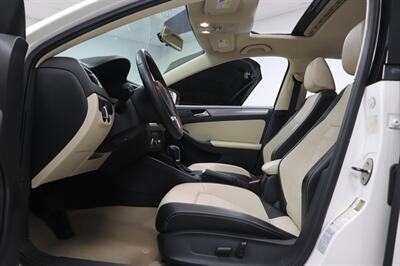 2013 Volkswagen Jetta SEL PZEV - Photo 18 - Jacksonville, FL 32211