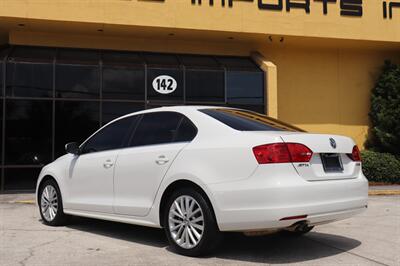 2013 Volkswagen Jetta SEL PZEV - Photo 5 - Jacksonville, FL 32211
