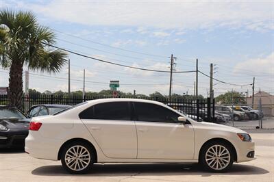 2013 Volkswagen Jetta SEL PZEV - Photo 7 - Jacksonville, FL 32211
