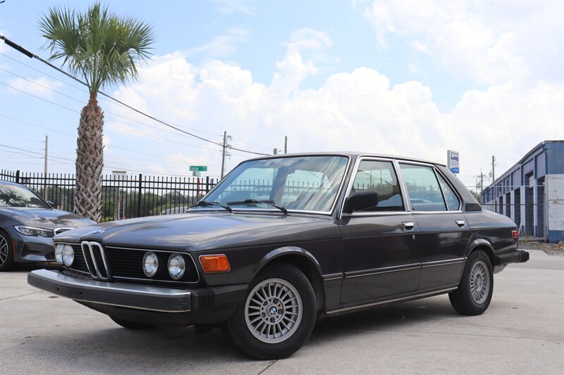 1980 BMW 528I   - Photo 1 - Jacksonville, FL 32211