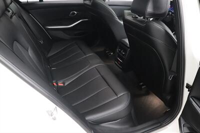 2024 BMW 3 Series 330i   - Photo 14 - Jacksonville, FL 32211