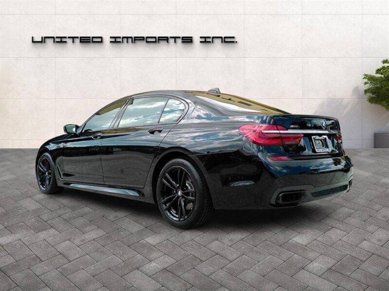 2018 Bmw 750i xDrive photo 2