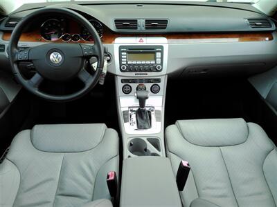 2007 Volkswagen Passat 2.0T   - Photo 15 - Jacksonville, FL 32211