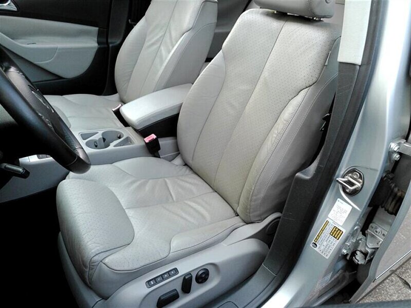 2007 Volkswagen Passat 2.0T photo 10