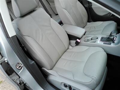 2007 Volkswagen Passat 2.0T   - Photo 12 - Jacksonville, FL 32211