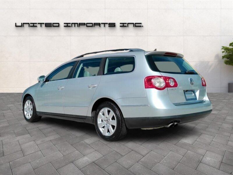 2007 Volkswagen Passat 2.0T photo 3