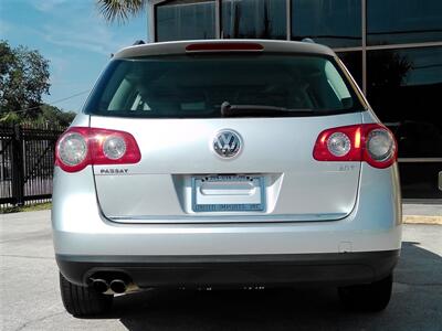 2007 Volkswagen Passat 2.0T   - Photo 4 - Jacksonville, FL 32211