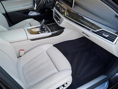 2017 BMW 740i   - Photo 11 - Jacksonville, FL 32211