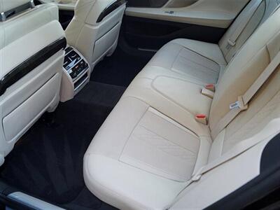 2017 BMW 740i   - Photo 14 - Jacksonville, FL 32211