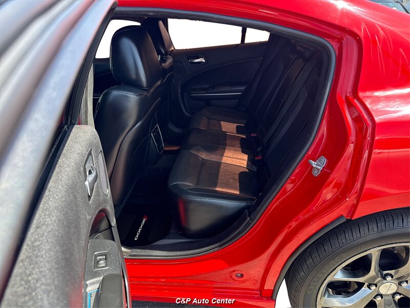 2015 Dodge Charger SXT - Photo 9
