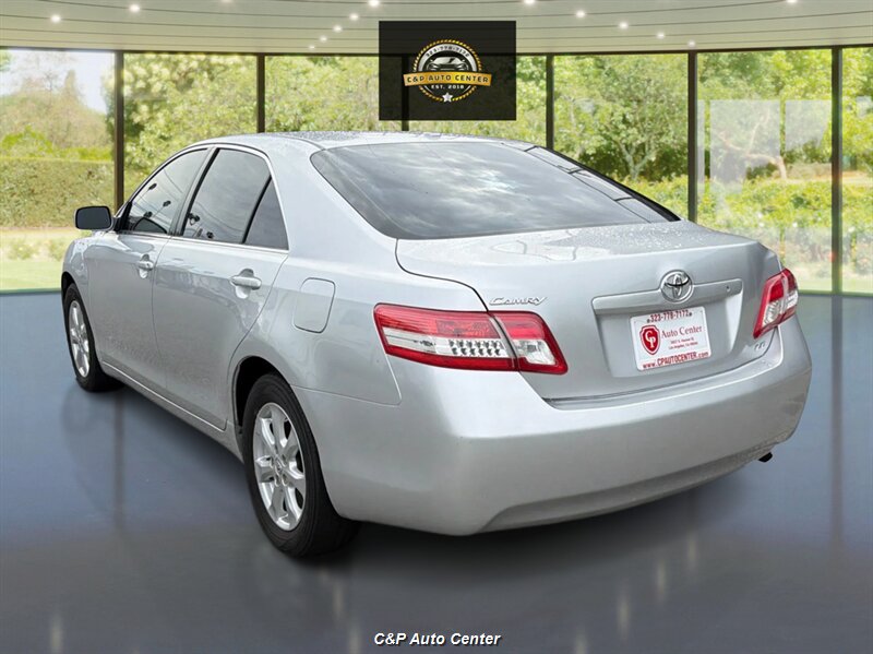 2011 Toyota Camry LE - Photo 4 - Los Angeles, CA 90044