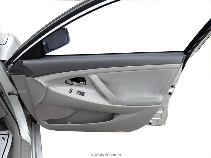 2011 Toyota Camry LE - Photo 25 - Los Angeles, CA 90044