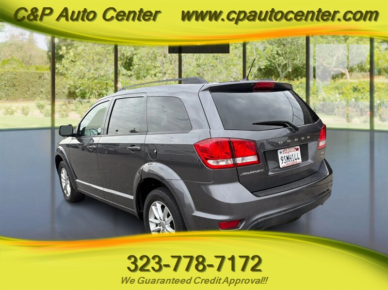 2015 Dodge Journey SXT - Photo 4 - Los Angeles, CA 90044