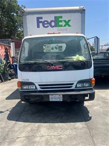 2004 GMC W4500  4500 Sedan