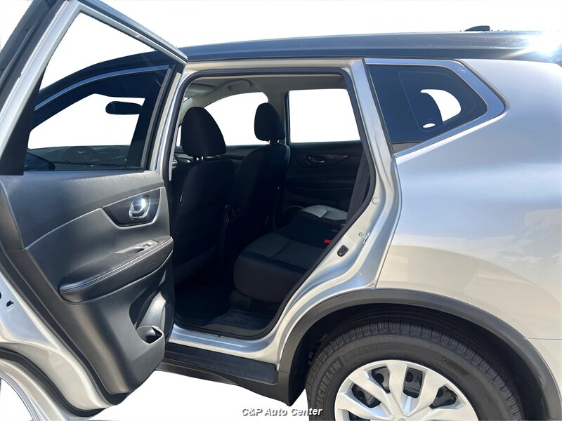 2017 Nissan Rogue SV - Photo 11 - Los Angeles, CA 90044