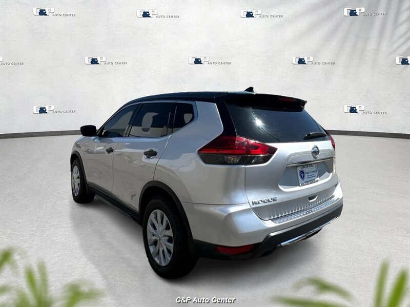 2017 Nissan Rogue SV - Photo 4 - Los Angeles, CA 90044