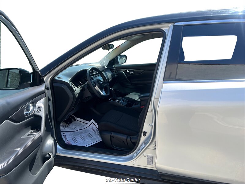 2017 Nissan Rogue SV - Photo 10 - Los Angeles, CA 90044